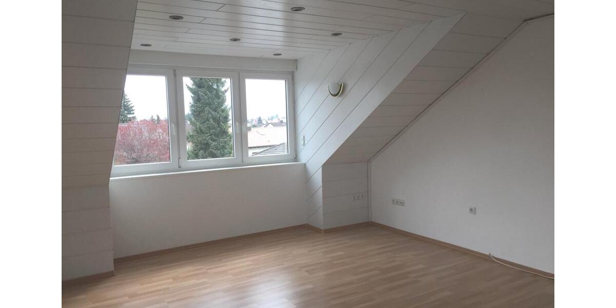 Dachgeschoßwohnung Untermeitingen - 3 Zimmer, 98 m&sup2;, 850&euro; | Angebot:26615844