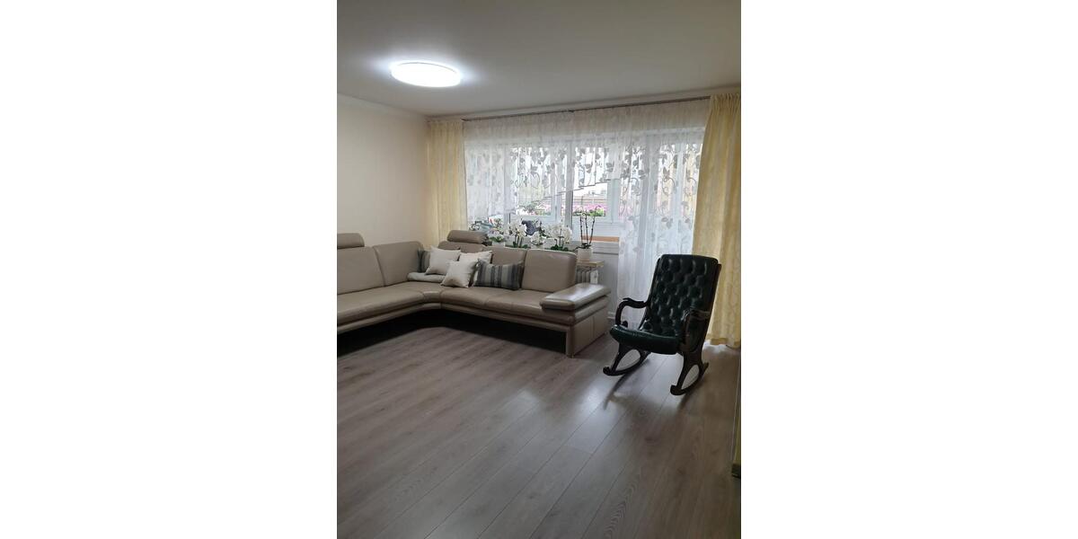 Erdgeschoßwohnung Königsbrunn - 3 Zimmer, 80 m&sup2;, 1.490&euro; | Angebot:25131816