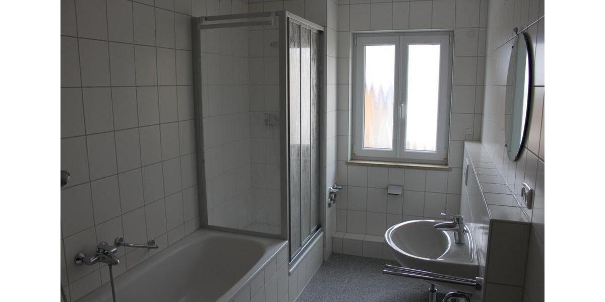 Erdgeschoßwohnung Aichach - 3 Zimmer, 80 m&sup2;, 998&euro; | Angebot:26567509