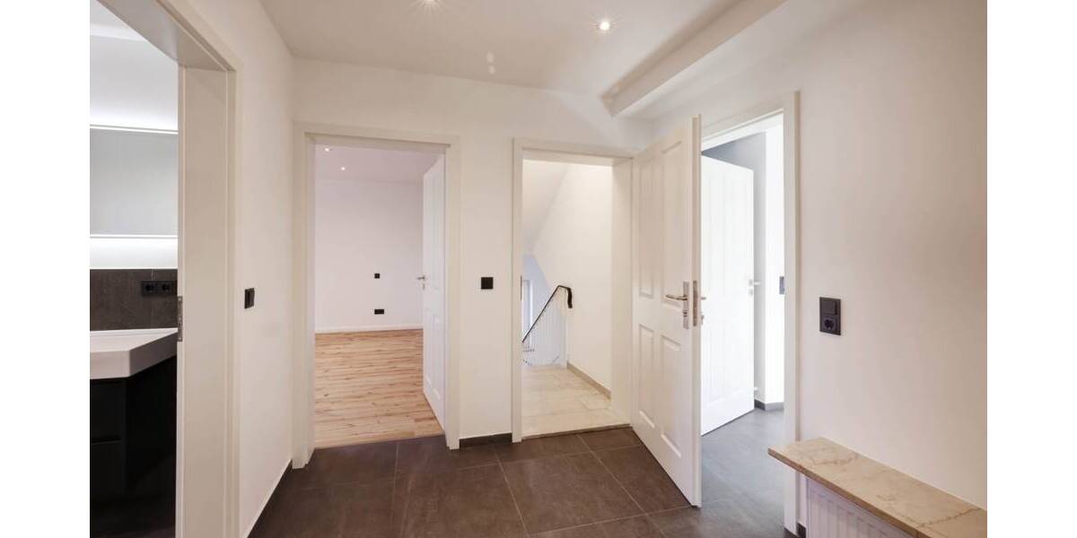 Mehrfamilienhaus, Wohnhaus Augsburg Haunstetten - 9 Zimmer, 232 m&sup2;, 1.249.000&euro; | Angebot:26740187