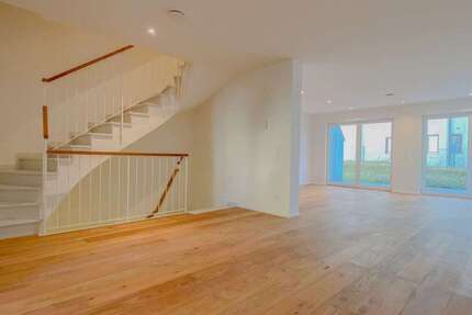 Haus zum Mieten in Neusäß - Steppach 2.415 € 160.46 m² 5 zimmer