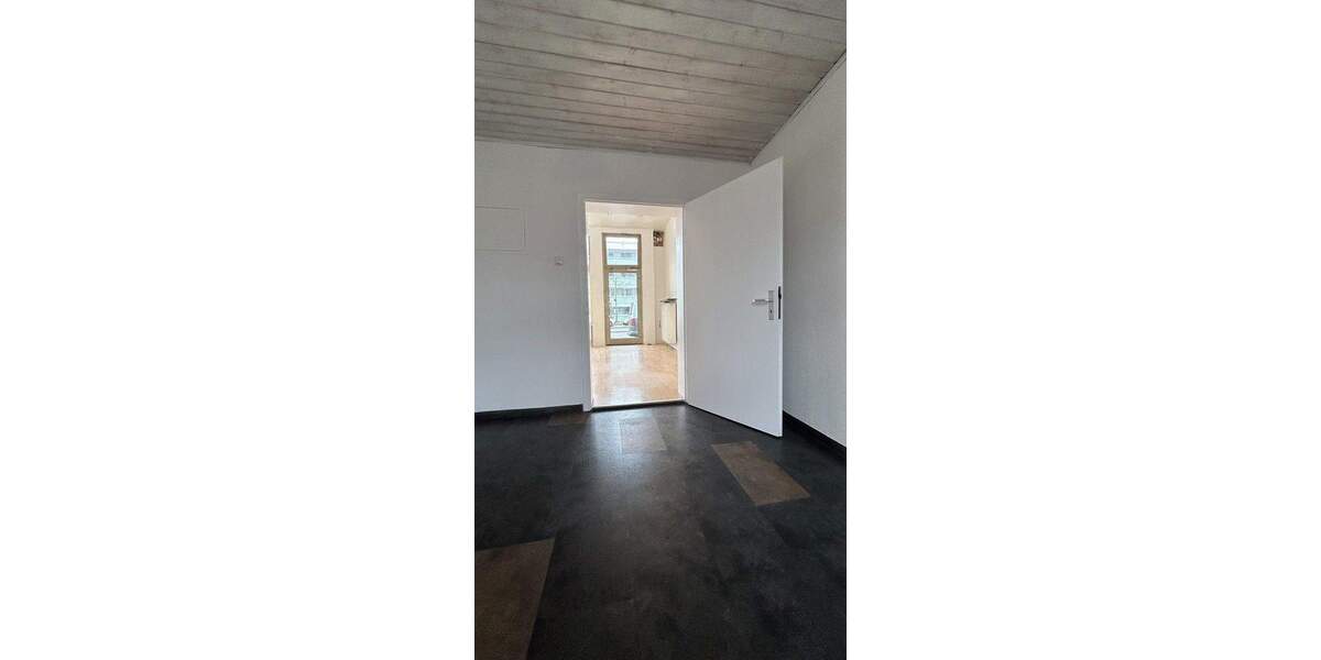 Attraktives & vielseitig nutzb. LadenlokalShowroomBüro m.großem Schaufenster Top-Lage Hochzoll-Süd zimmer