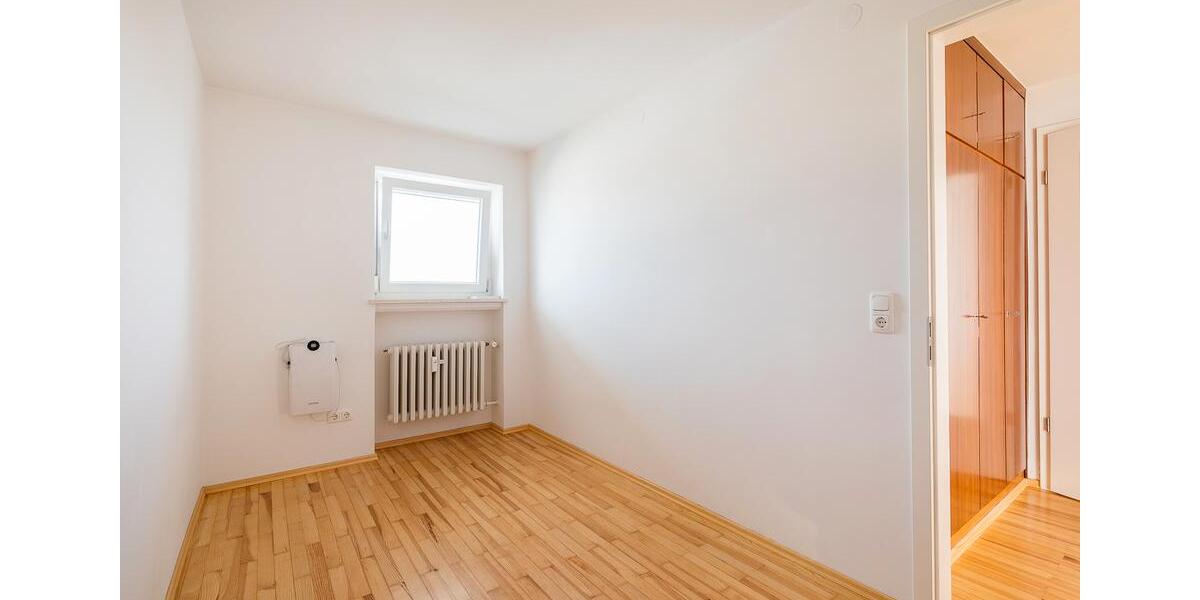 Etagenwohnung Augsburg Oberhausen - 2.5 Zimmer, 63 m&sup2;, 850&euro; | Angebot:26265581