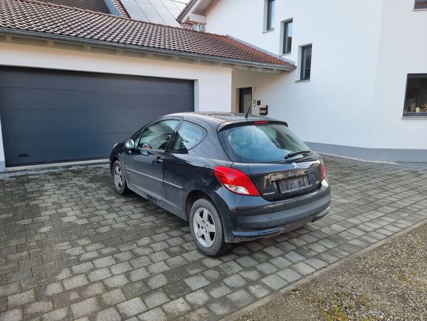 Peugeot 207 176.961 km 1.100 € Siebnach 86833