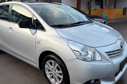 Toyota Verso 80.300 km 5.990 &euro; GELTENDORF 82269