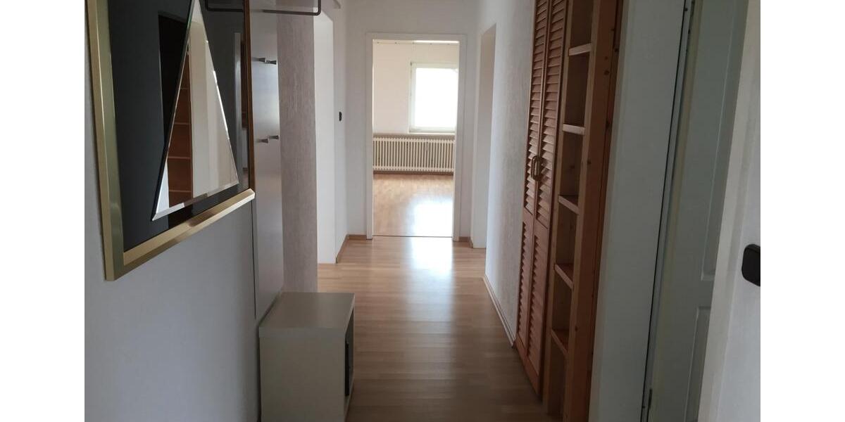 Dachgeschoßwohnung Untermeitingen - 3 Zimmer, 98 m&sup2;, 850&euro; | Angebot:26615844