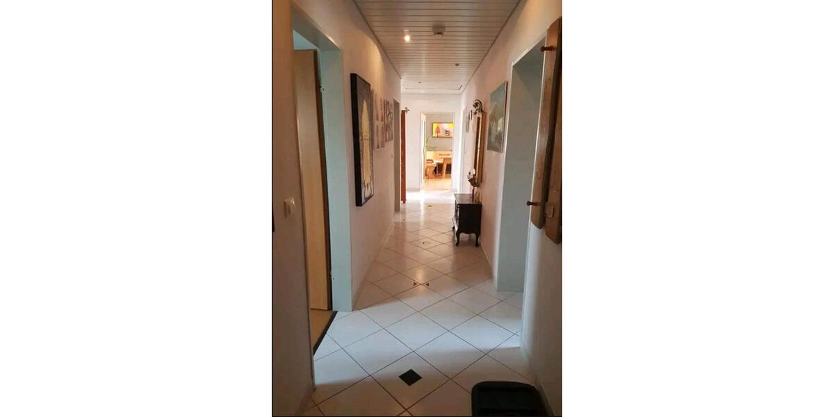Dachgeschoßwohnung Dasing - 4 Zimmer, 84 m&sup2;, 1.250&euro; | Angebot:26645200