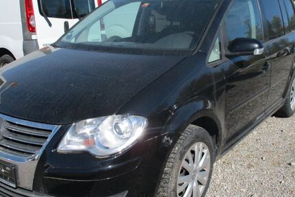 VW Touran 271.588 km 1.950 &euro; Gersthofen bei Augsburg 86368