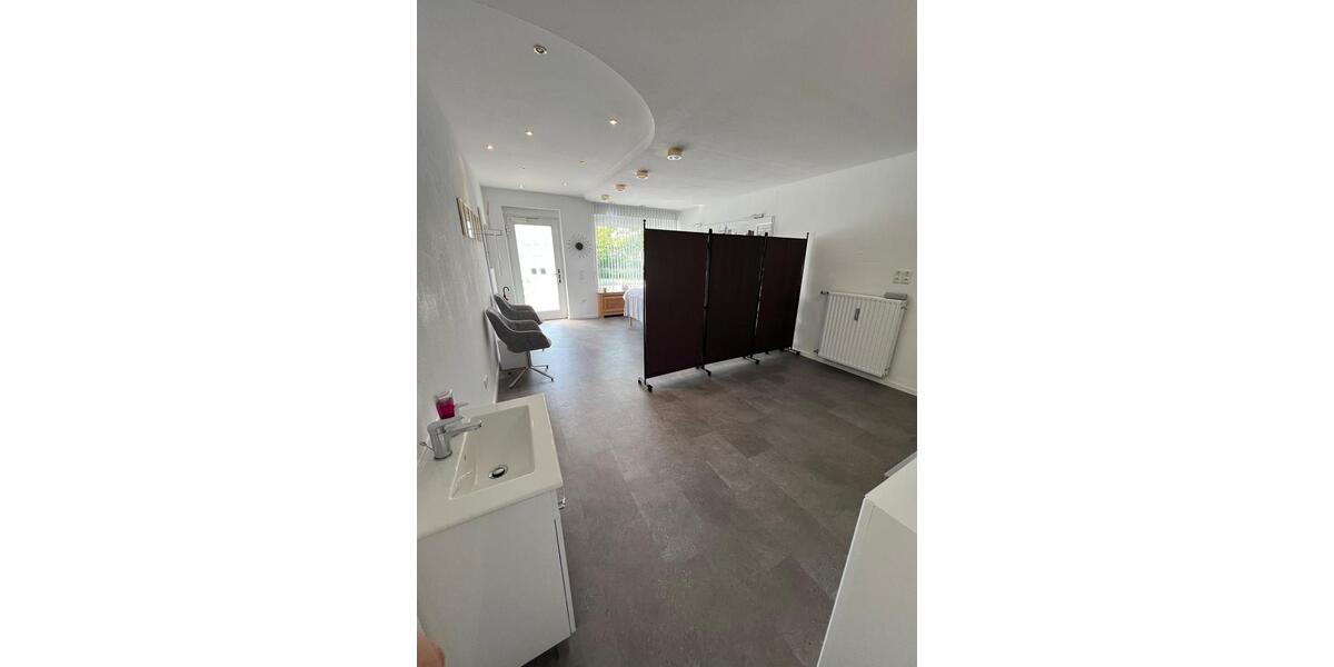 Untermiete in Kosmetikstudio zimmer