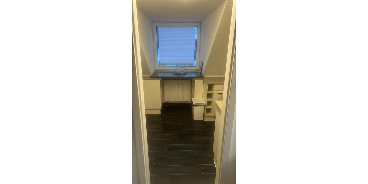 Dachgeschoßwohnung Augsburg Haunstetten-Siebenbrunn - 2 Zimmer, 58 m&sup2;, 1.080&euro; | Angebot:24432664