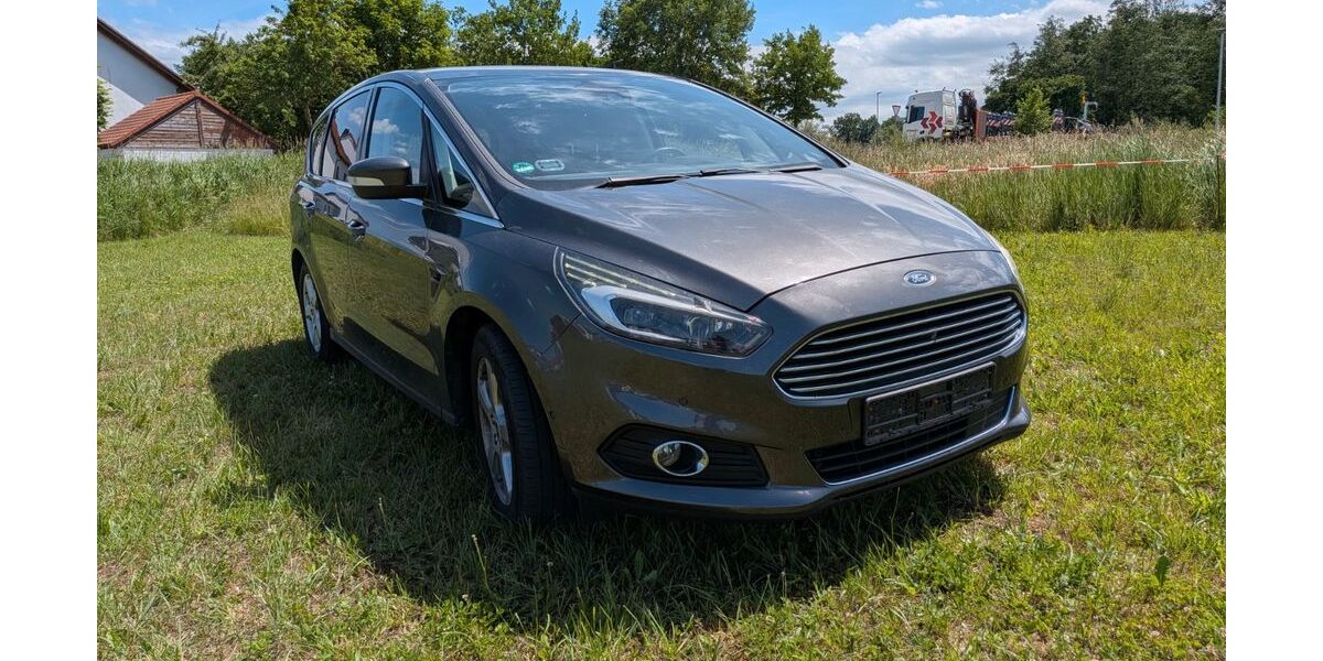 Ford S-Max 134.236 km 16.650 &euro; Egenhofen 82281