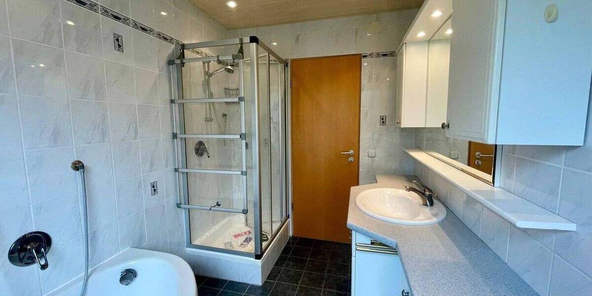 Etagenwohnung Augsburg Hochzoll - 3 Zimmer, 93 m&sup2;, 379.000&euro; | Angebot:23578381