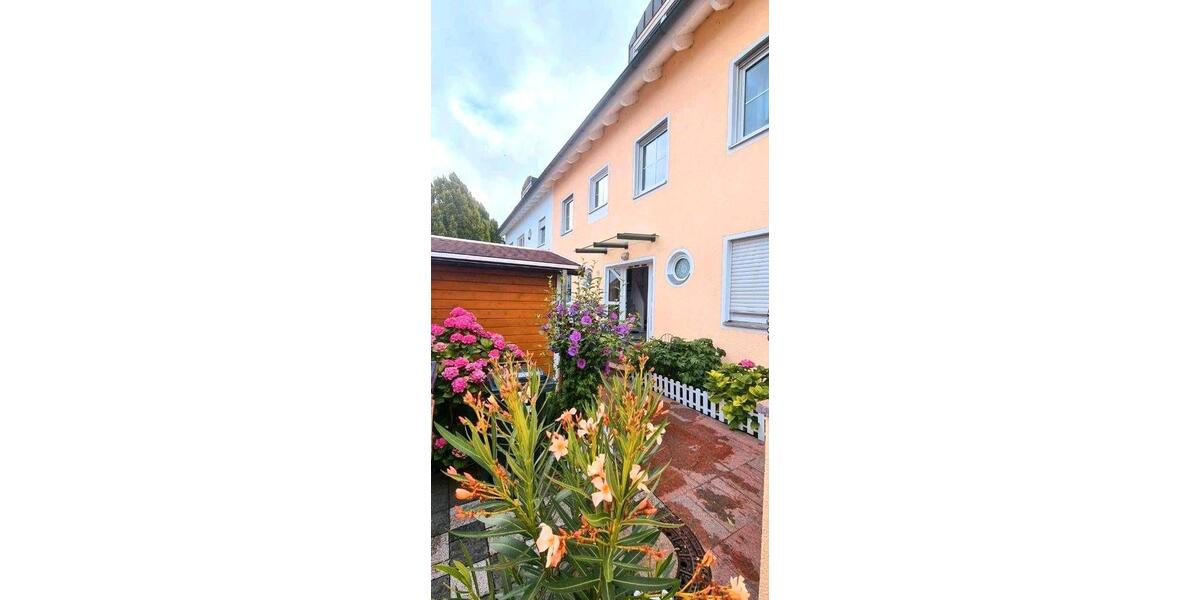 Doppelhaushälfte Königsbrunn - 9 Zimmer, 290 m&sup2;, 1.100.000&euro; | Angebot:26869510