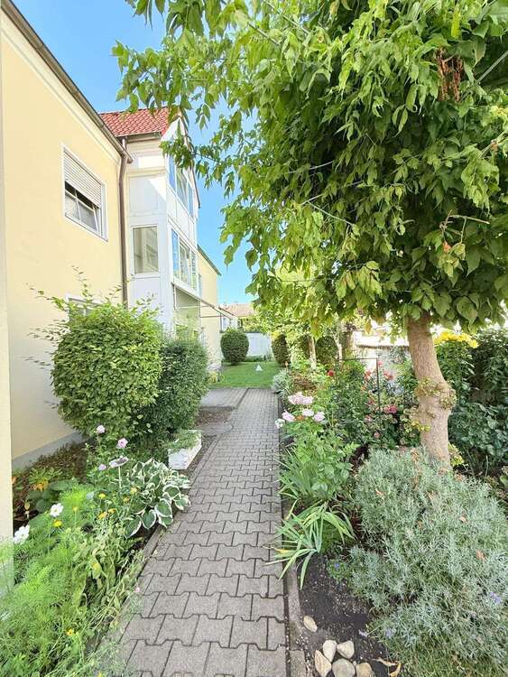 Wohnung zum Kaufen in Augsburg 312.000 € 64.19 m²