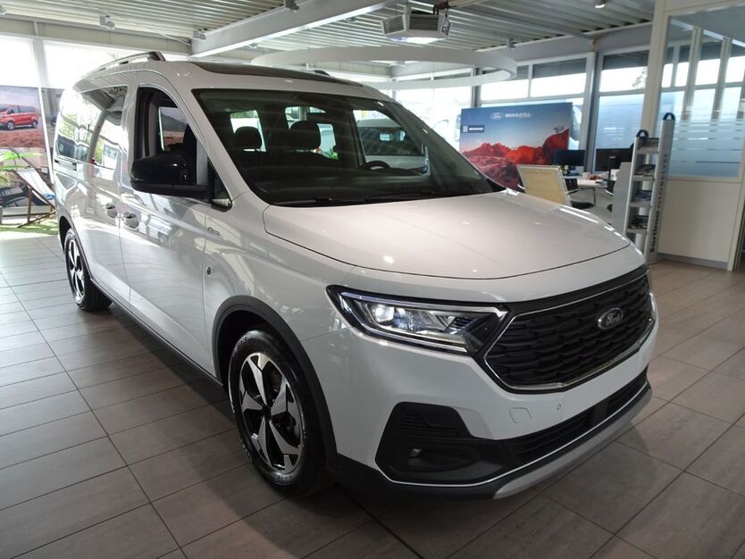 Ford Grand Tourneo 17.500 km 37.850 € Augsburg 86165