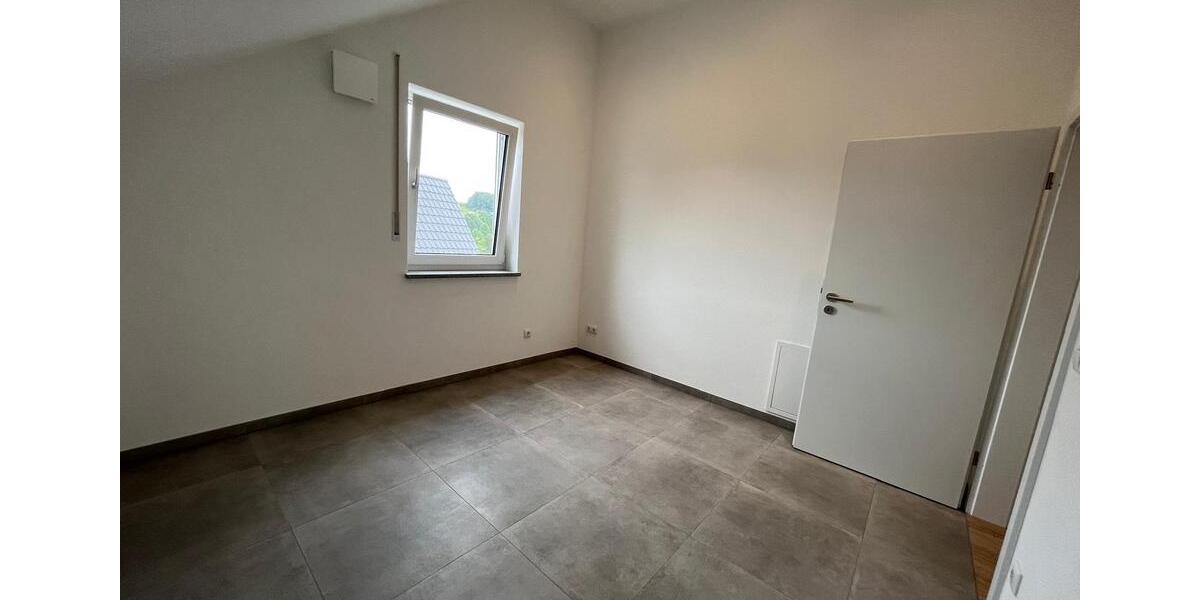 Dachgeschoßwohnung Langenneufnach - 4 Zimmer, 82 m&sup2;, 1.350&euro; | Angebot:26591696