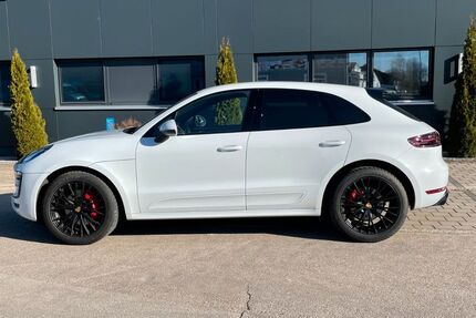 Porsche Macan 65.000 km 48.300 € Obergriesbach 86573