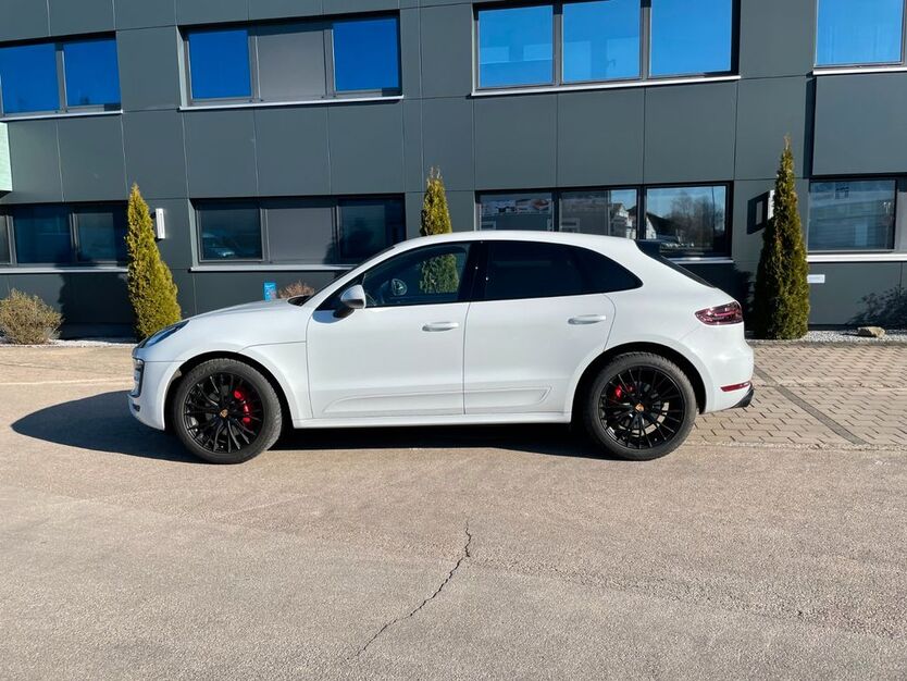 Porsche Macan 65.000 km 48.300 € Obergriesbach 86573