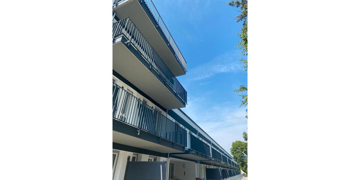 Erstbezug: 2,5 Zimmer mit Küche, Dachterrasse und TG 2.5 zimmer