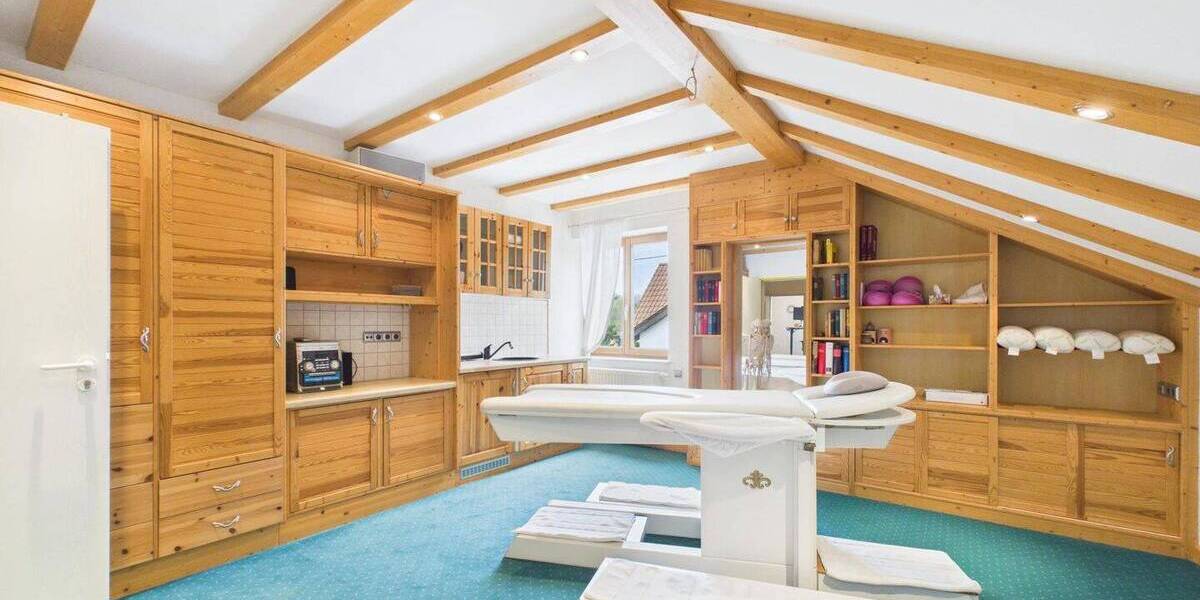 Einfamilienhaus Aindling - 7 Zimmer, 251 m&sup2;, 878.000&euro; | Angebot:26320485