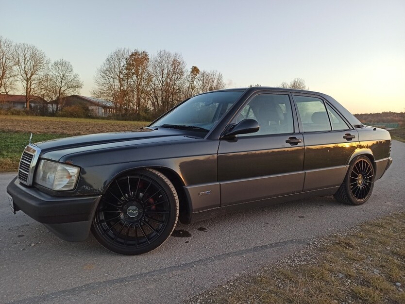 Mercedes-Benz 190 439.868 km 3.100 € Augsburg 86150