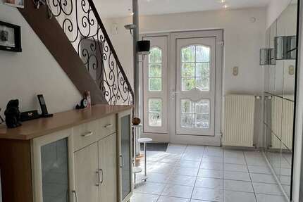 Haus Meitingen - 11 Zimmer, 220 m&sup2;, 890.000&euro; | Angebot:23805792