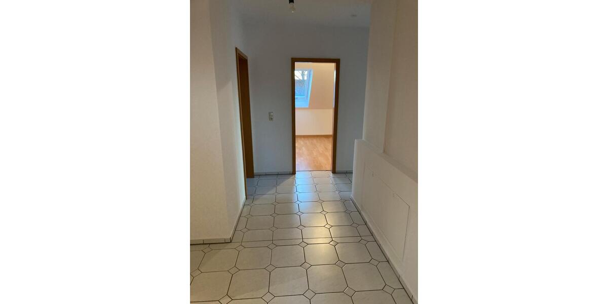 Dachgeschoßwohnung Großaitingen - 4 Zimmer, 98 m&sup2;, 1.376&euro; | Angebot:26365013
