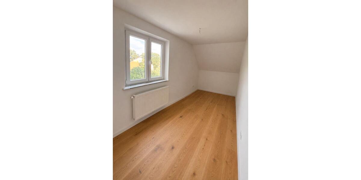 Dachgeschoßwohnung Augsburg Firnhaberau - 3 Zimmer, 50 m&sup2;, 959&euro; | Angebot:27631081