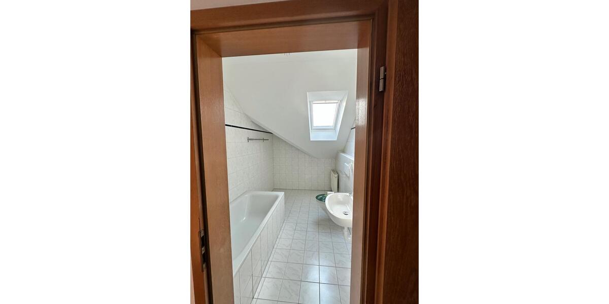 Großzügig geschnittene 3 Zimmer-Wohnung mit Südbalkon 3 zimmer