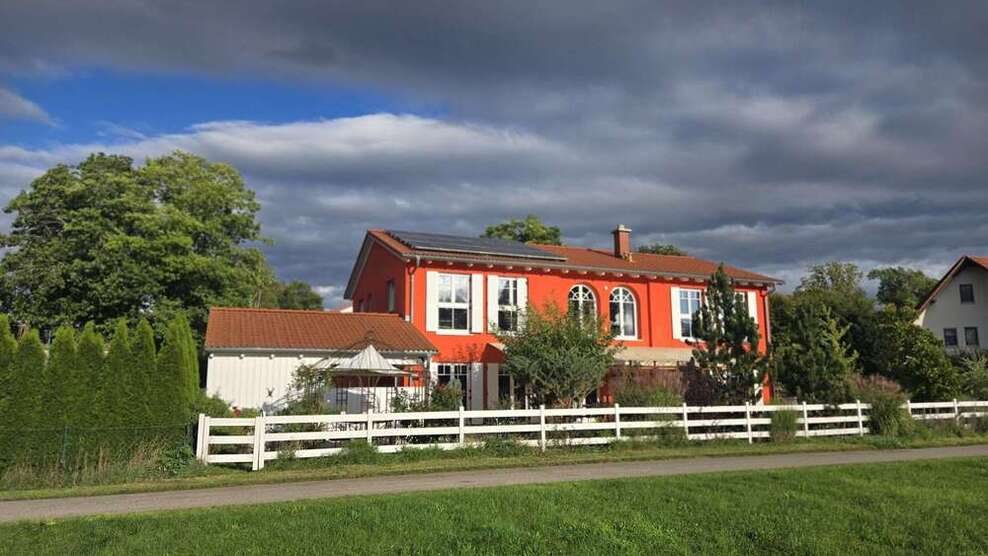 Haus zum Kaufen in Stadtbergen-Leitershofen 2.900.000 € 300 m² 11 zimmer