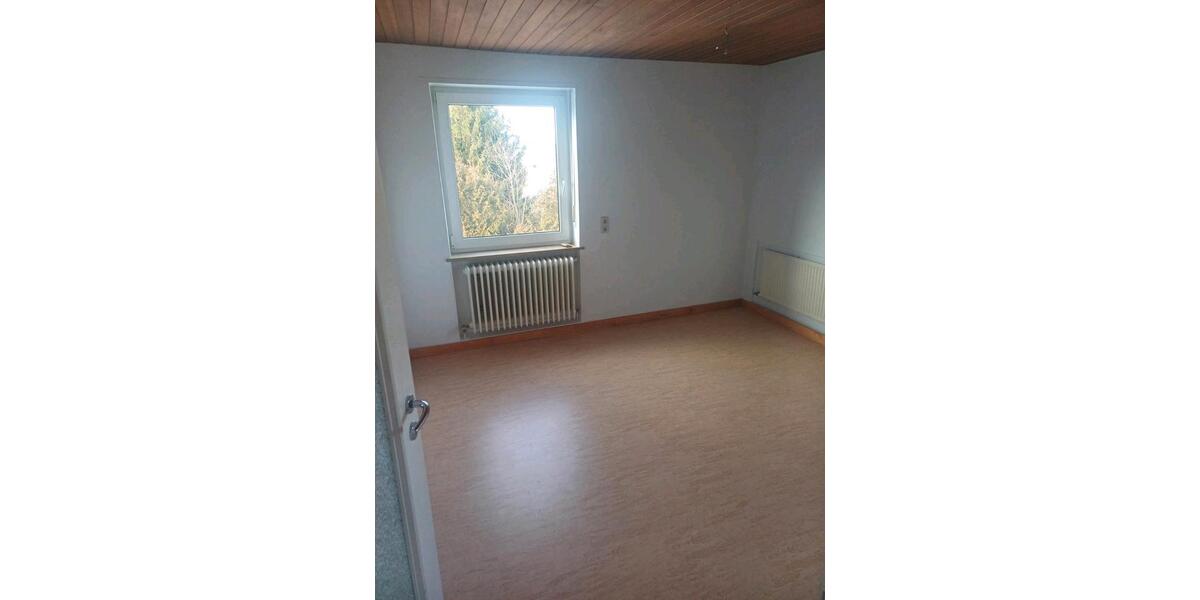 Etagenwohnung Wehringen - 3 Zimmer, 72 m&sup2;, 720&euro; | Angebot:24649715
