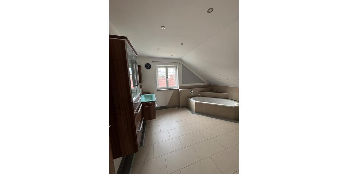 Maisonettenwohnung Aichach - 6 Zimmer, 186 m&sup2;, 2.550&euro; | Angebot:25332283