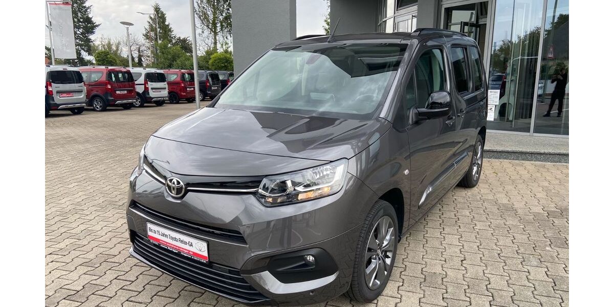 Toyota Proace City 17.235 km 26.999 &euro; Königsbrunn / Augsburg 86343