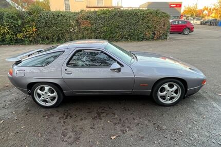 Porsche 928
