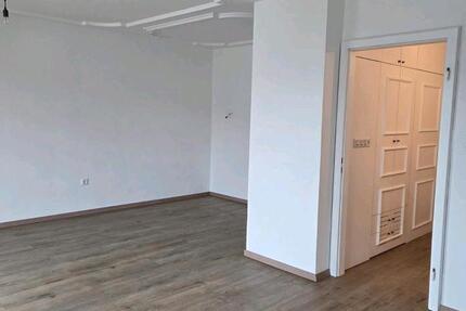 Exklusives Reihenhaus mit besonderer Architektur 5 min zur A8 zimmer