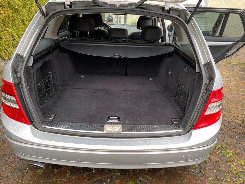 Mercedes-Benz C220 238.900 km 6.400 € Augsburg 86150