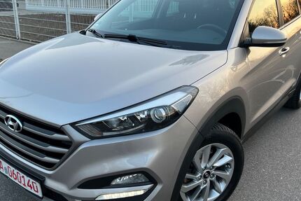 Hyundai TUCSON 217.500 km 12.400 &euro; Augsburg 86167