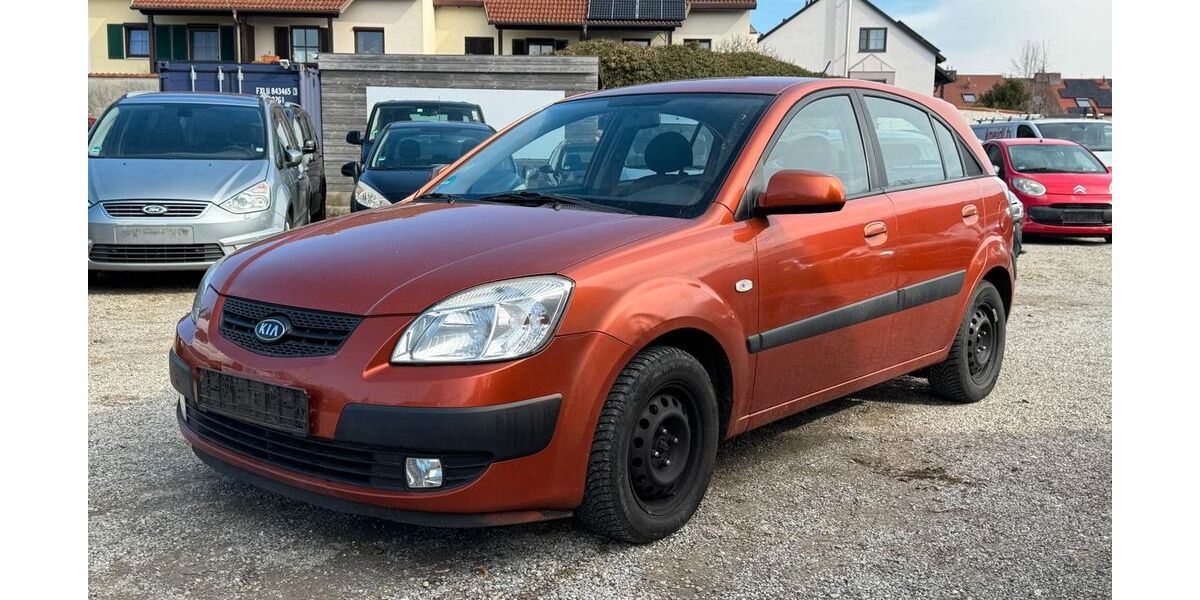 Kia Rio 233.626 km 999 &euro; Friedberg 86316