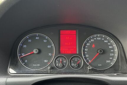 VW Touran 234.166 km 1.950 &euro; Königsbrunn 86343