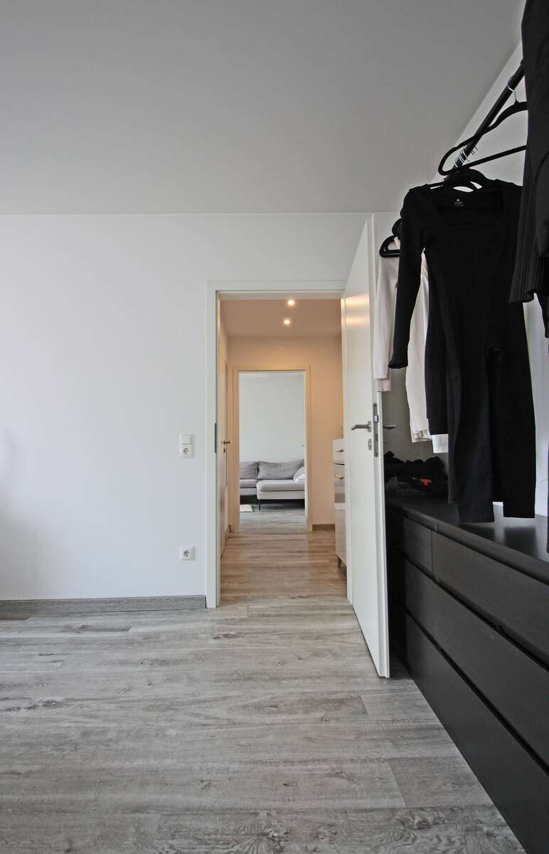 Wohnung zum Kaufen in Königsbrunn 184.000 € 46.95 m² 2 zimmer