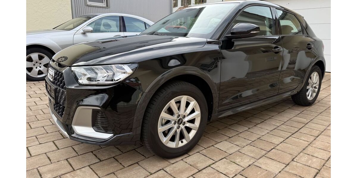 Audi A1 29.300 km 22.700 &euro; Langenneufnach bei Augsburg 86863