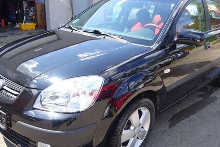 Kia Rio 94.455 km 2.690 &euro; Augsburg 86167