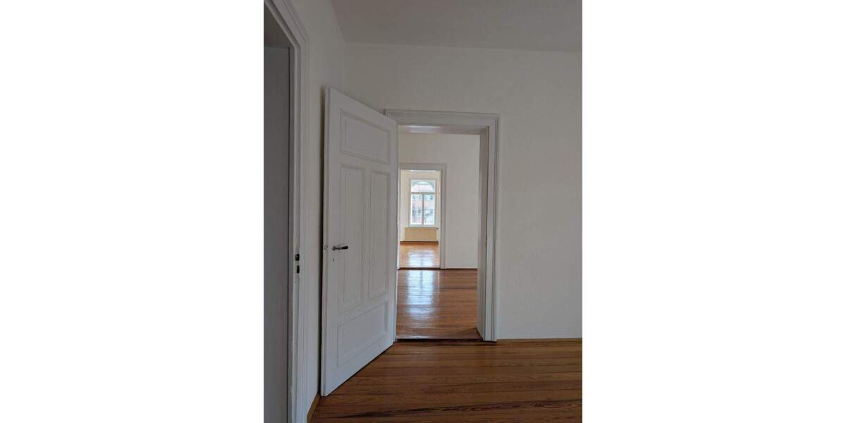 Eleganter Altbau-traum in zentraler Lage 4 zimmer