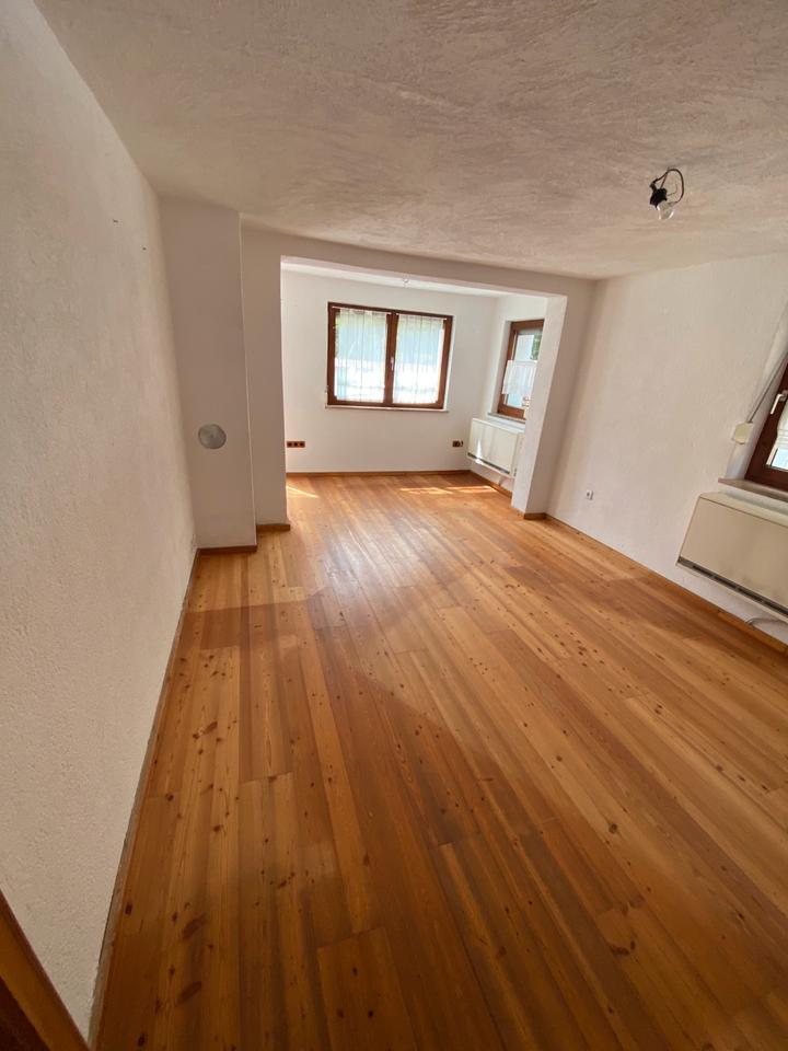 Haus mit 2,5 Zimmern, Wintergarten und Garten zu vermieten