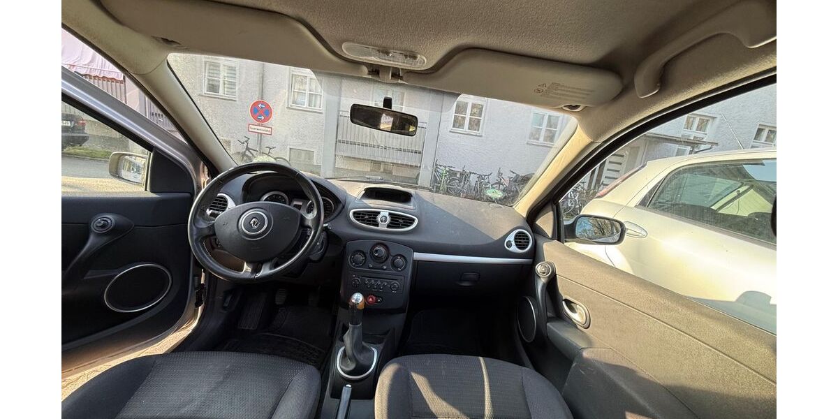 Renault Clio 208.500 km 990 &euro; Augsburg 86199