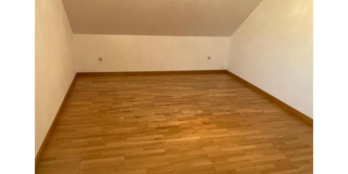 Dachgeschoßwohnung Großaitingen - 4 Zimmer, 98 m&sup2;, 1.376&euro; | Angebot:26365013