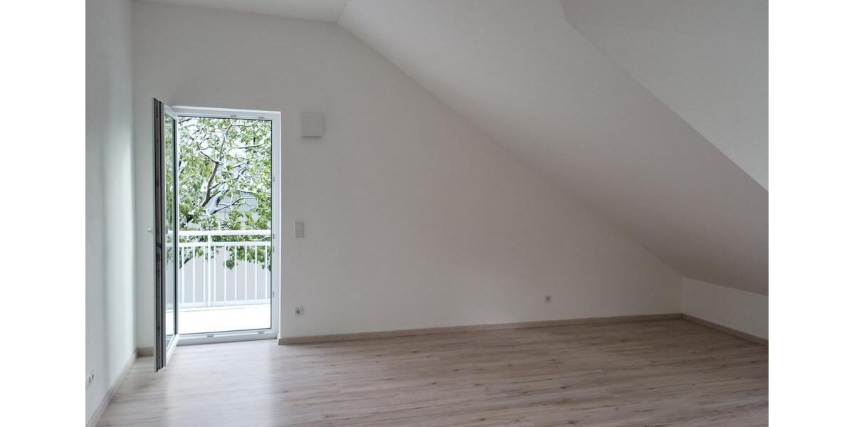 Dachgeschoßwohnung Königsbrunn - 3 Zimmer, 82 m&sup2;, 1.280&euro; | Angebot:25360942