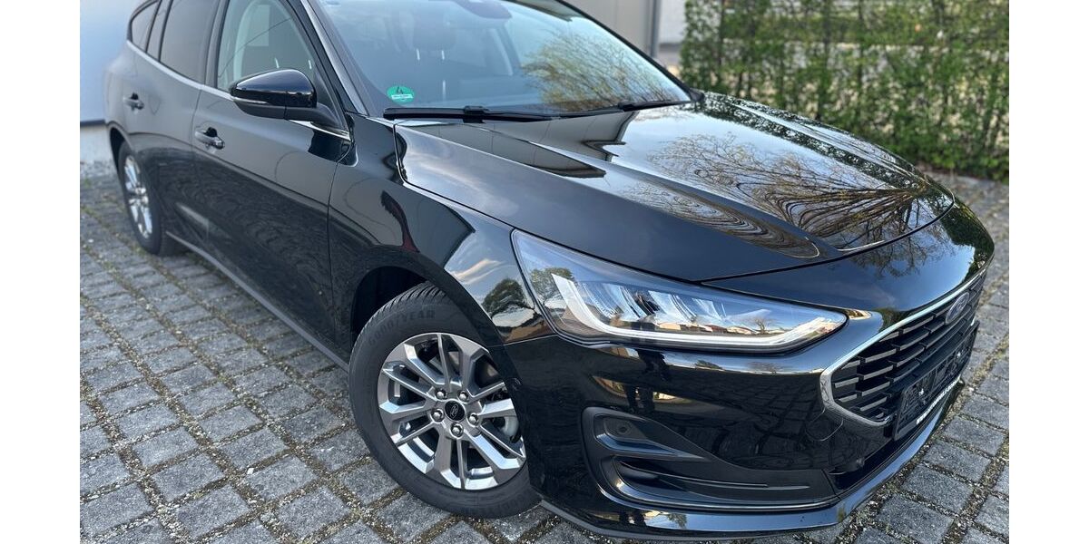 Ford Focus 24.000 km 19.990 &euro; Dinkelscherben 86424