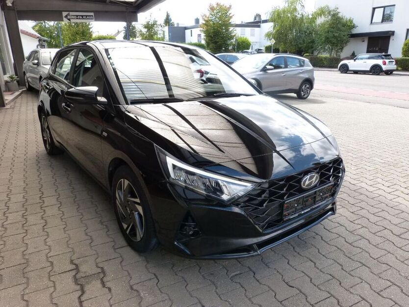 i20