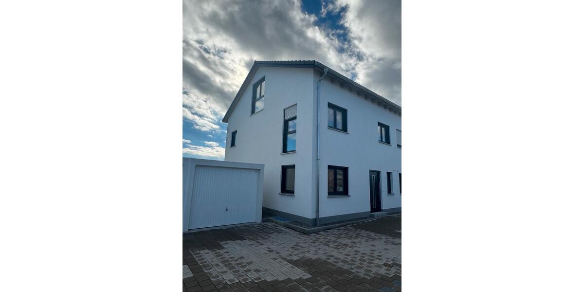 Prov.frei Neubau DHH mit Keller Garage Stellplatz 5 zimmer
